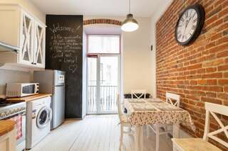 Апартаменты Apartments in the OLD city of LVIV Львов Апартаменты «Белые» - ул. Черноморская, 1-2