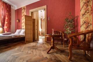 Апартаменты Apartments in the OLD city of LVIV Львов Апартаменты «Красные» с 2 спальнями - ул. Друкарская, 11-3