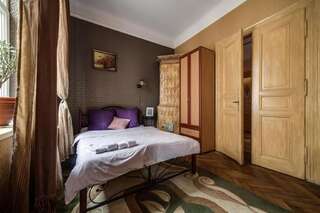 Апартаменты Apartments in the OLD city of LVIV Львов Апартаменты «Красные» с 2 спальнями - ул. Друкарская, 11-5