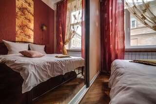 Апартаменты Apartments in the OLD city of LVIV Львов Апартаменты «Красные» с 2 спальнями - ул. Друкарская, 11-6