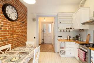 Апартаменты Apartments in the OLD city of LVIV Львов Апартаменты «Белые» - ул. Черноморская, 1-25