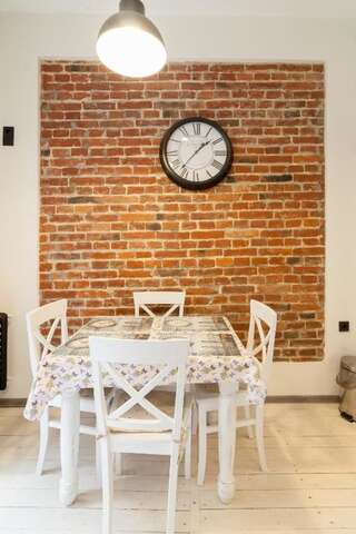 Апартаменты Apartments in the OLD city of LVIV Львов Апартаменты «Белые» - ул. Черноморская, 1-26