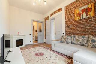 Апартаменты Apartments in the OLD city of LVIV Львов Апартаменты «Белые» - ул. Черноморская, 1-5